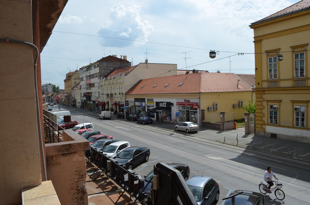 Apartment Downtown Osijek Værelse billede